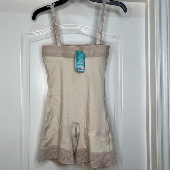 NWT Beige Extra High Waist Shapewear Shorts - Picture 4 of 8
